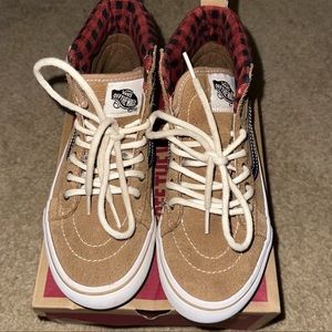 Kids Vans Sk8-Hi MTE-1. Size 2.5y